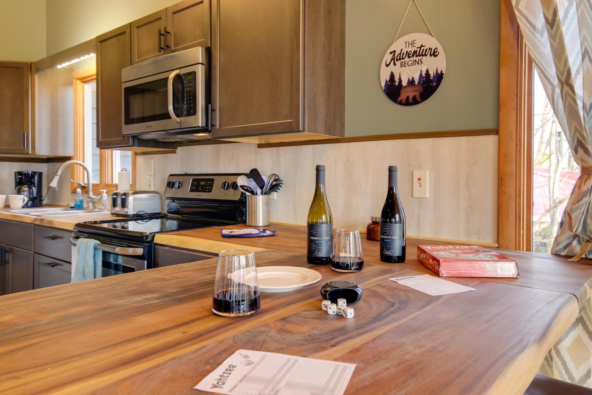 Gatlinburg Mountain Cabin With Hot Tub, Deck And Games Kültér fotó