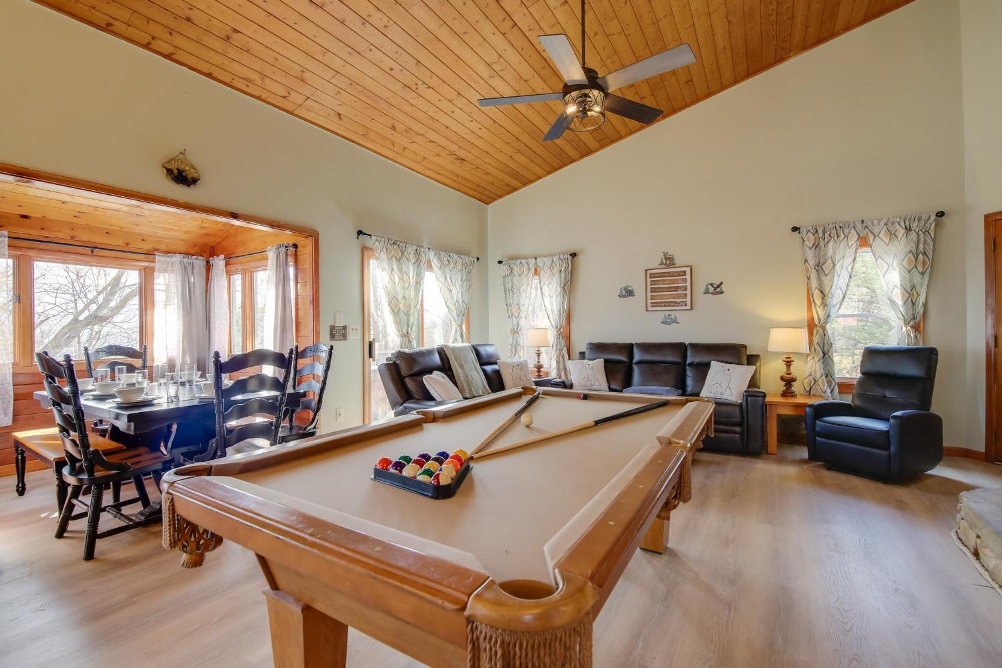 Gatlinburg Mountain Cabin With Hot Tub, Deck And Games Kültér fotó